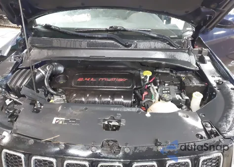 2018 Jeep Compass Latitude 4X4 из США, поврежденный, VIN 3C4NJDBB1JT223371